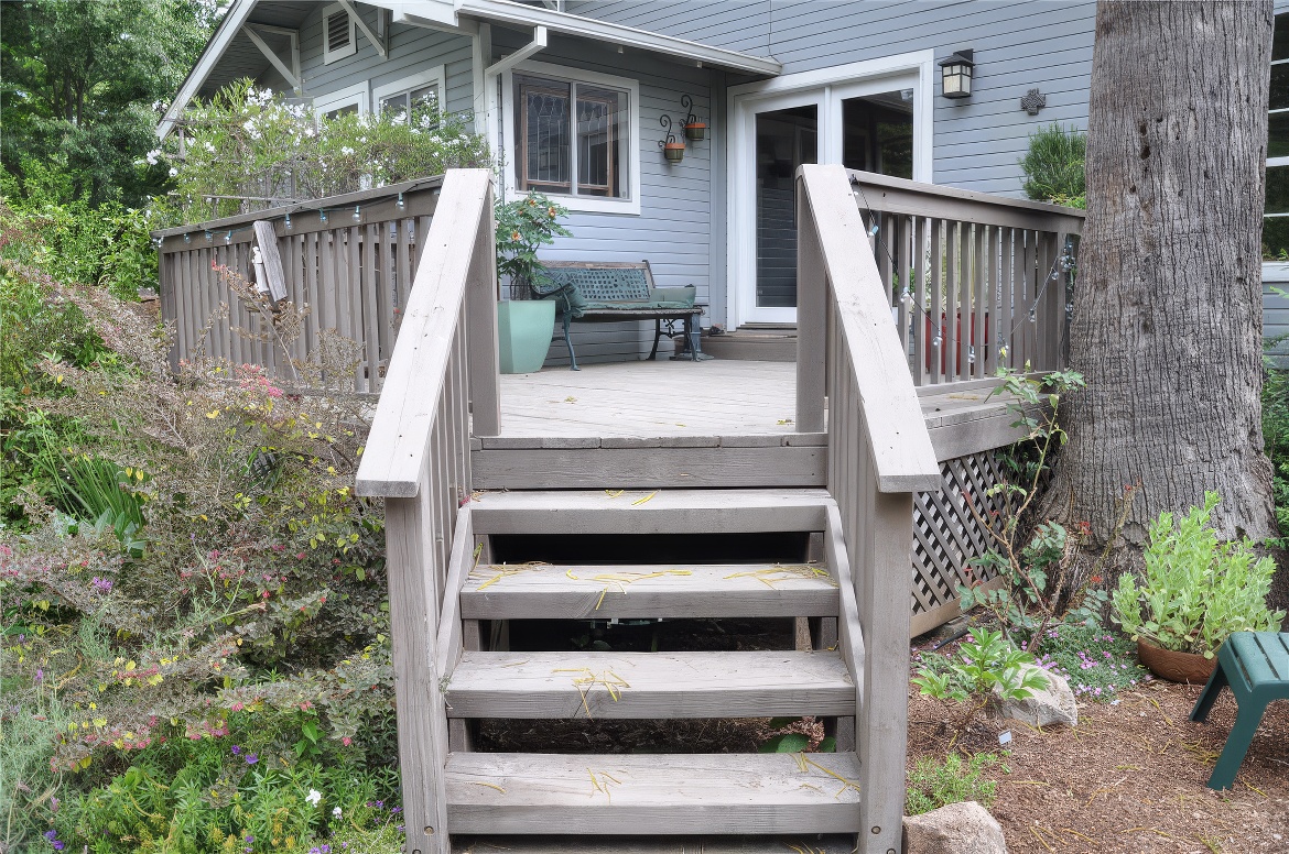 Terra Design Stairs to Porch